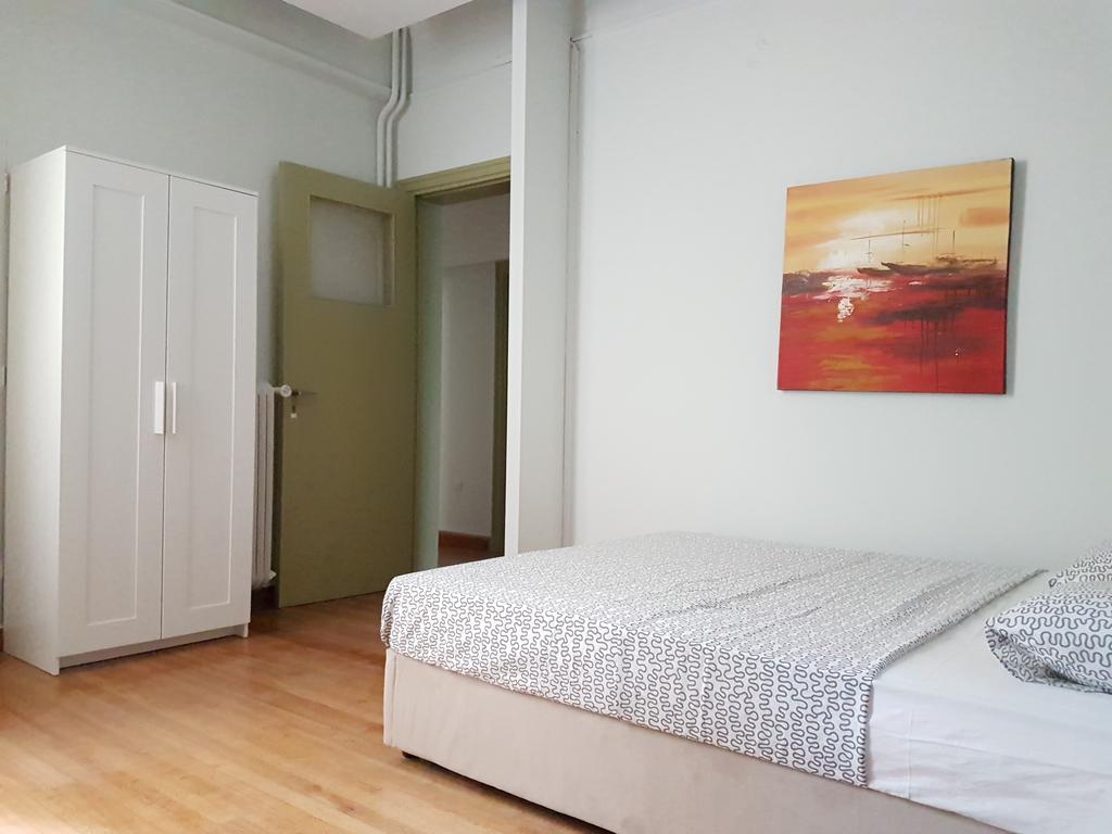 Apartament Errathens Pine Red And Taupe - Athens Center Zewnętrze zdjęcie