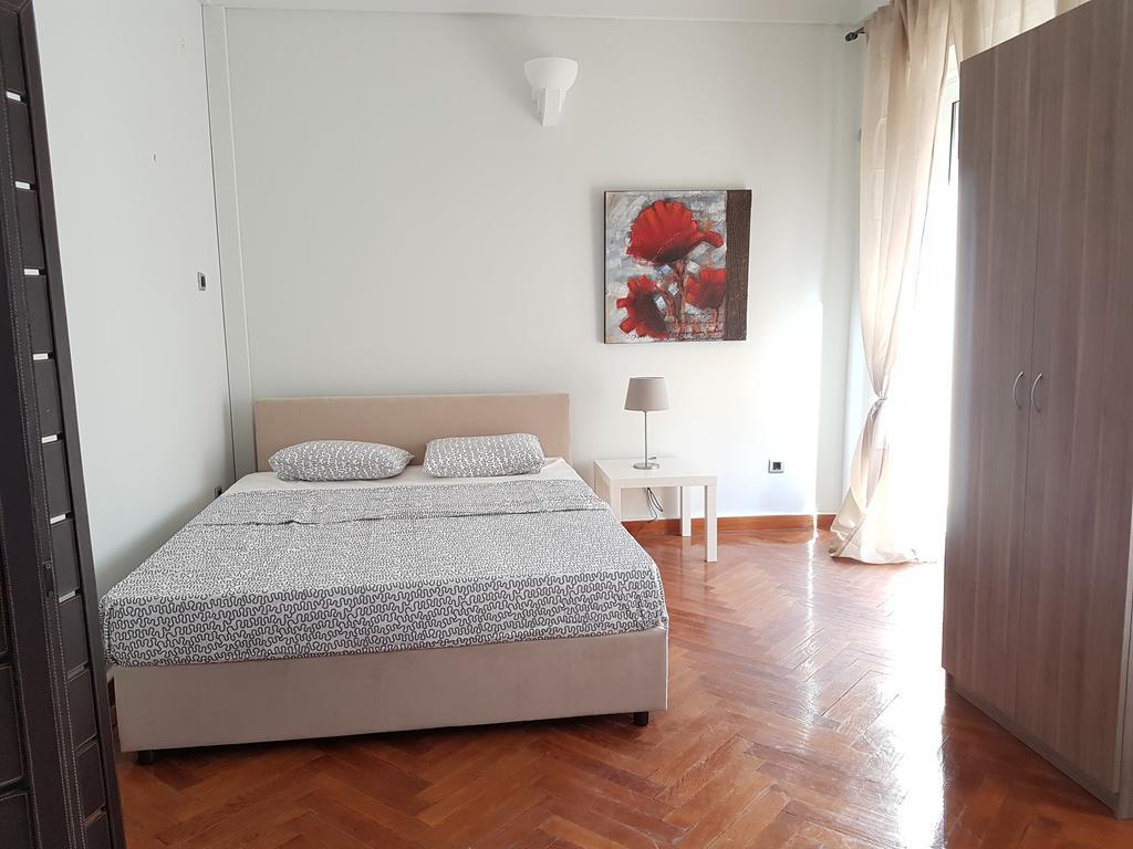 Apartament Errathens Pine Red And Taupe - Athens Center Zewnętrze zdjęcie