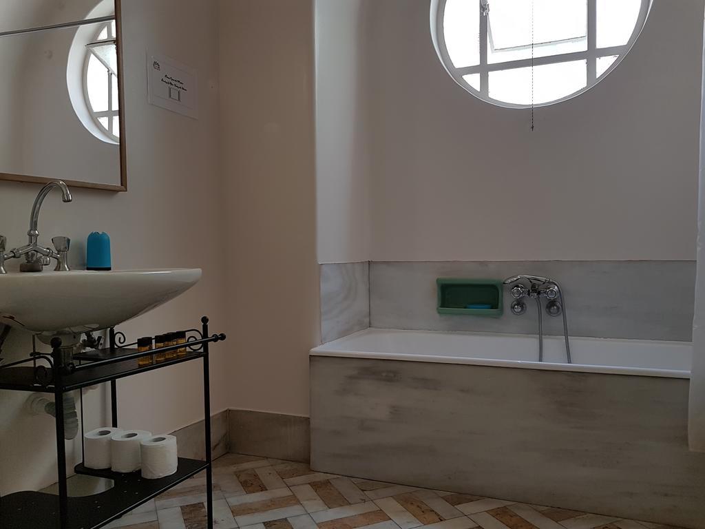 Apartament Errathens Pine Red And Taupe - Athens Center Zewnętrze zdjęcie